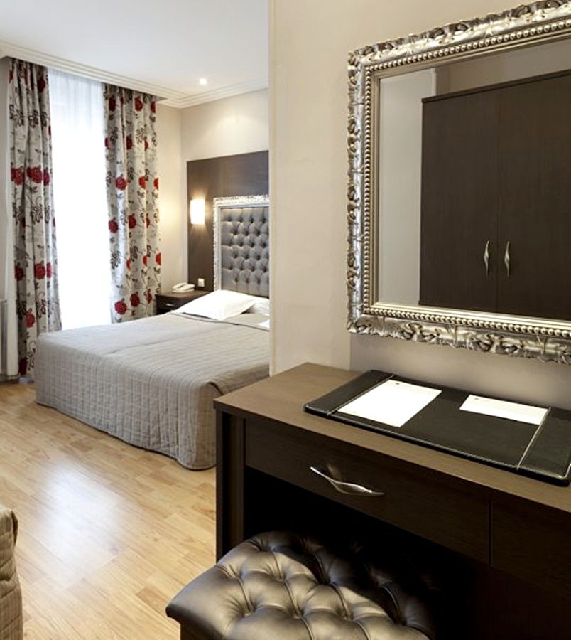 Riviera Hotel